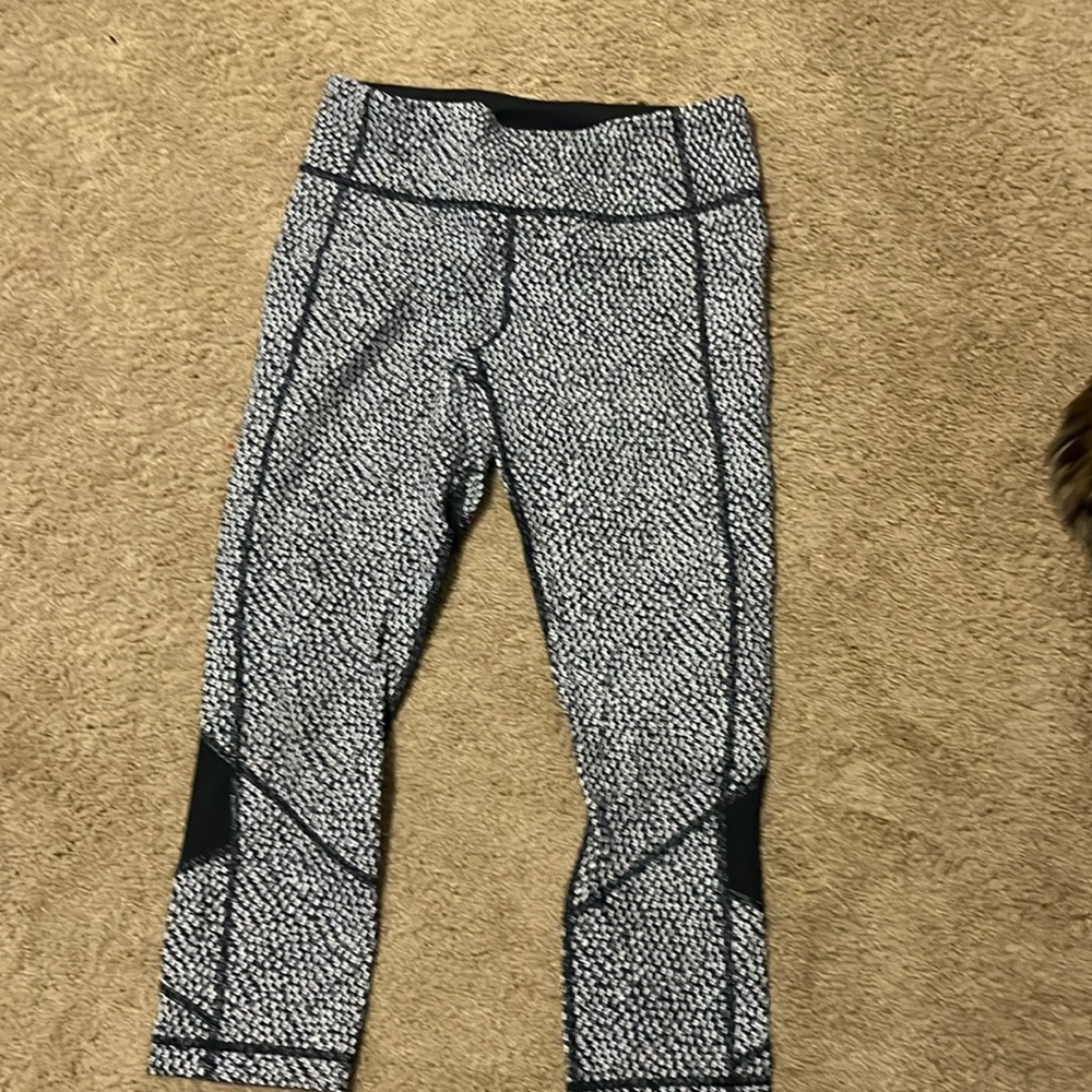 Lululemon cropped leggings